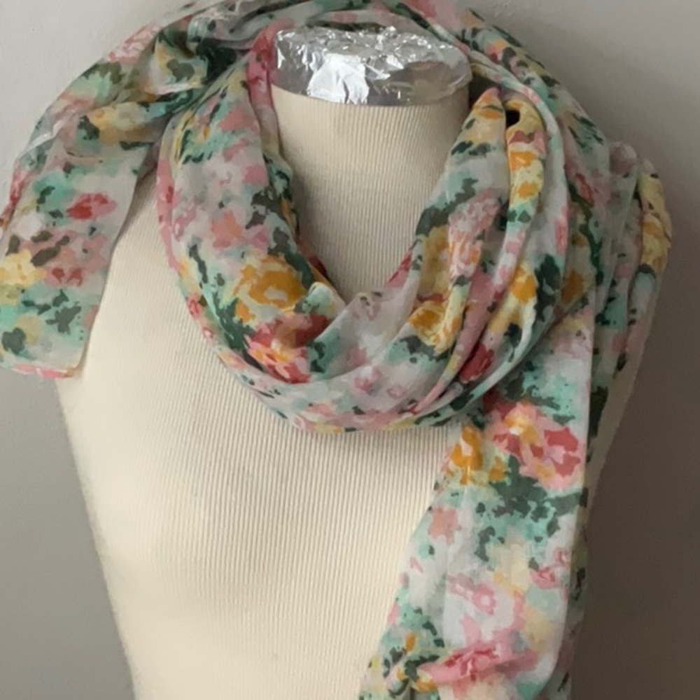 SCARF - Picture 3 of 10